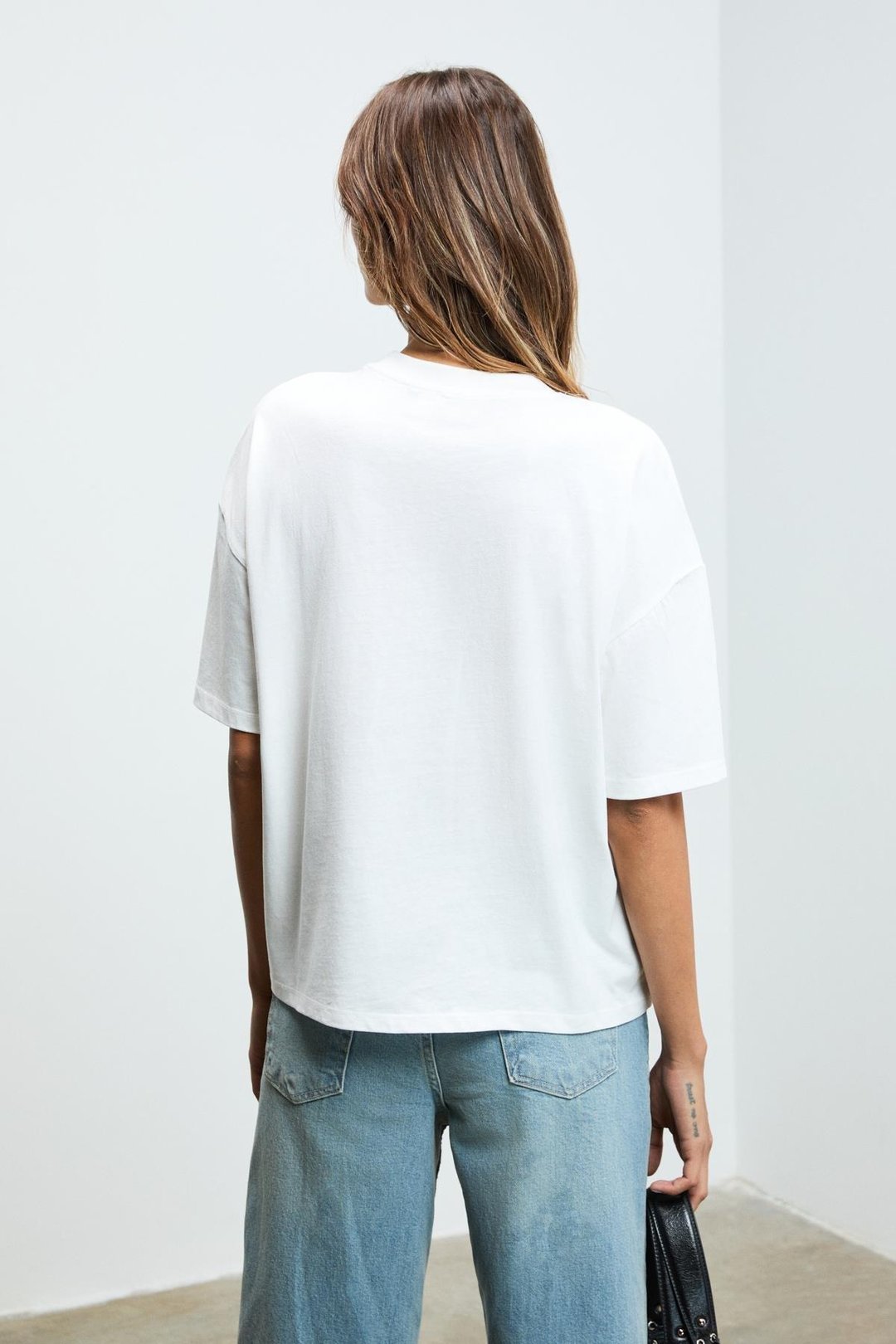 AYUKRA Kadın Yumuşak Ve Esnek Kumaşlı Baskı Detaylı Bisiklet Yakalı Beyaz T-Shirt