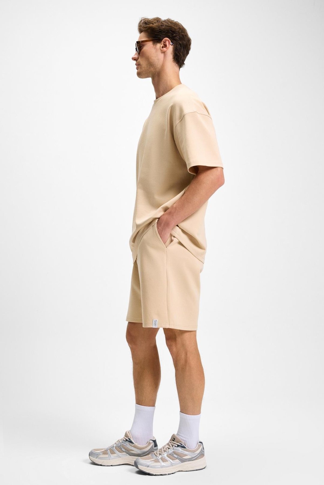 BAILEY Erkek Beli Lastikli Arka tek Cepli Kordonlu Relaxed Fit Bej Şort