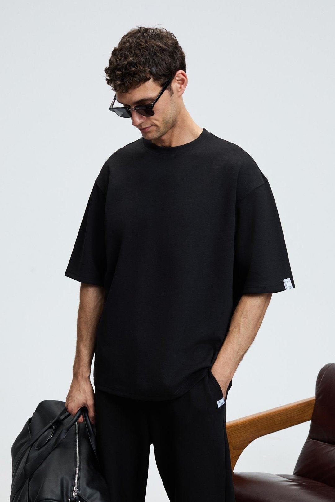 BARNABY Erkek Kolu ve Pantolon Cebi Süs Etiket Detaylı Yuvarlak Yaka Siyah Alt-Üst Takım