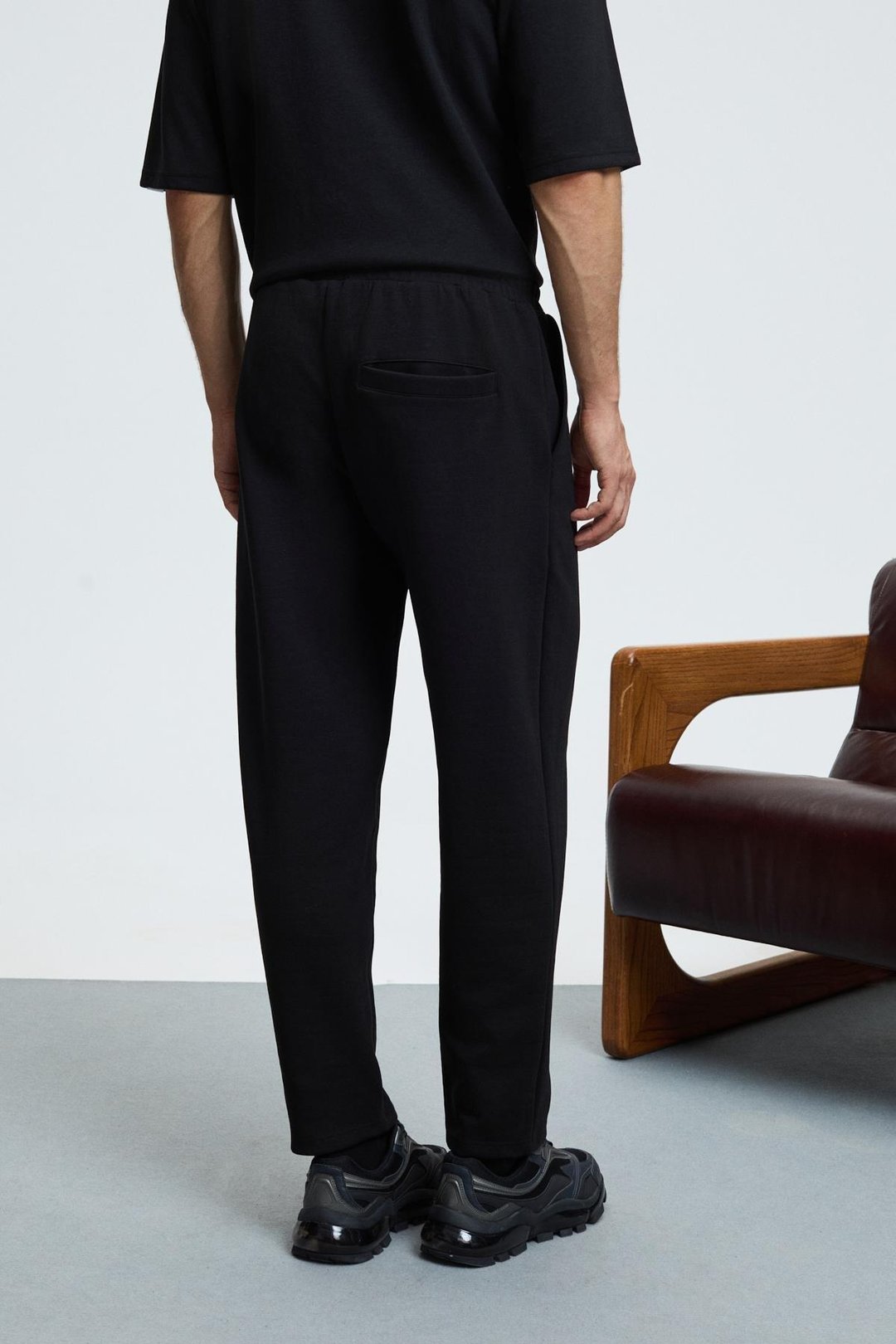 BARNABY Erkek Kolu ve Pantolon Cebi Süs Etiket Detaylı Yuvarlak Yaka Siyah Alt-Üst Takım