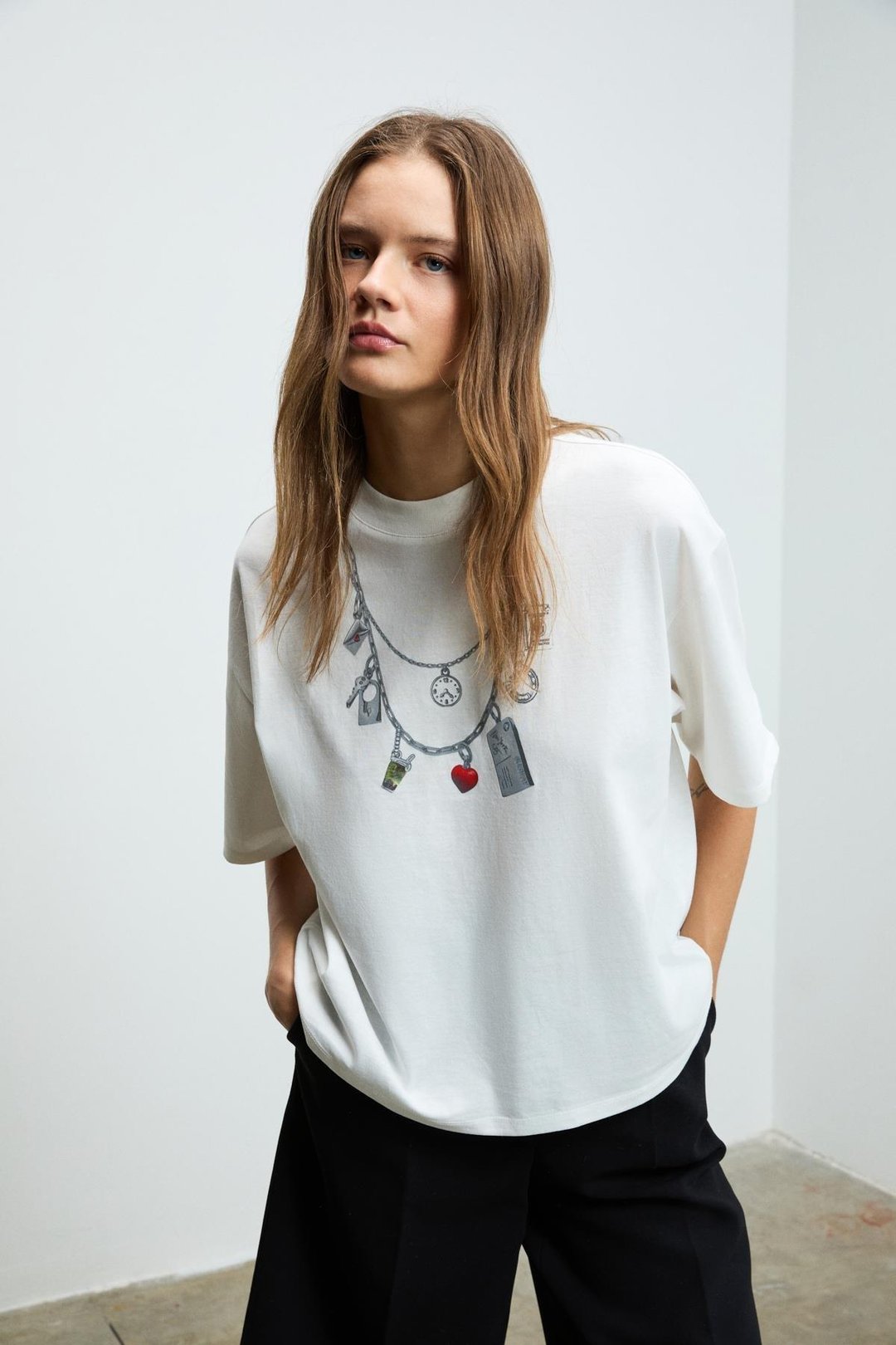 BEMAJO Kadın Yumuşak Ve Esnek Kumaşlı Baskı Detaylı Bisiklet Yakalı Beyaz T-Shirt