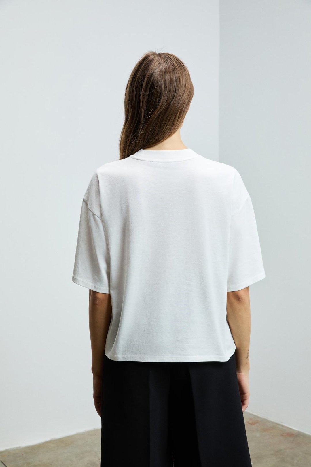 BEMAJO Kadın Yumuşak Ve Esnek Kumaşlı Baskı Detaylı Bisiklet Yakalı Beyaz T-Shirt