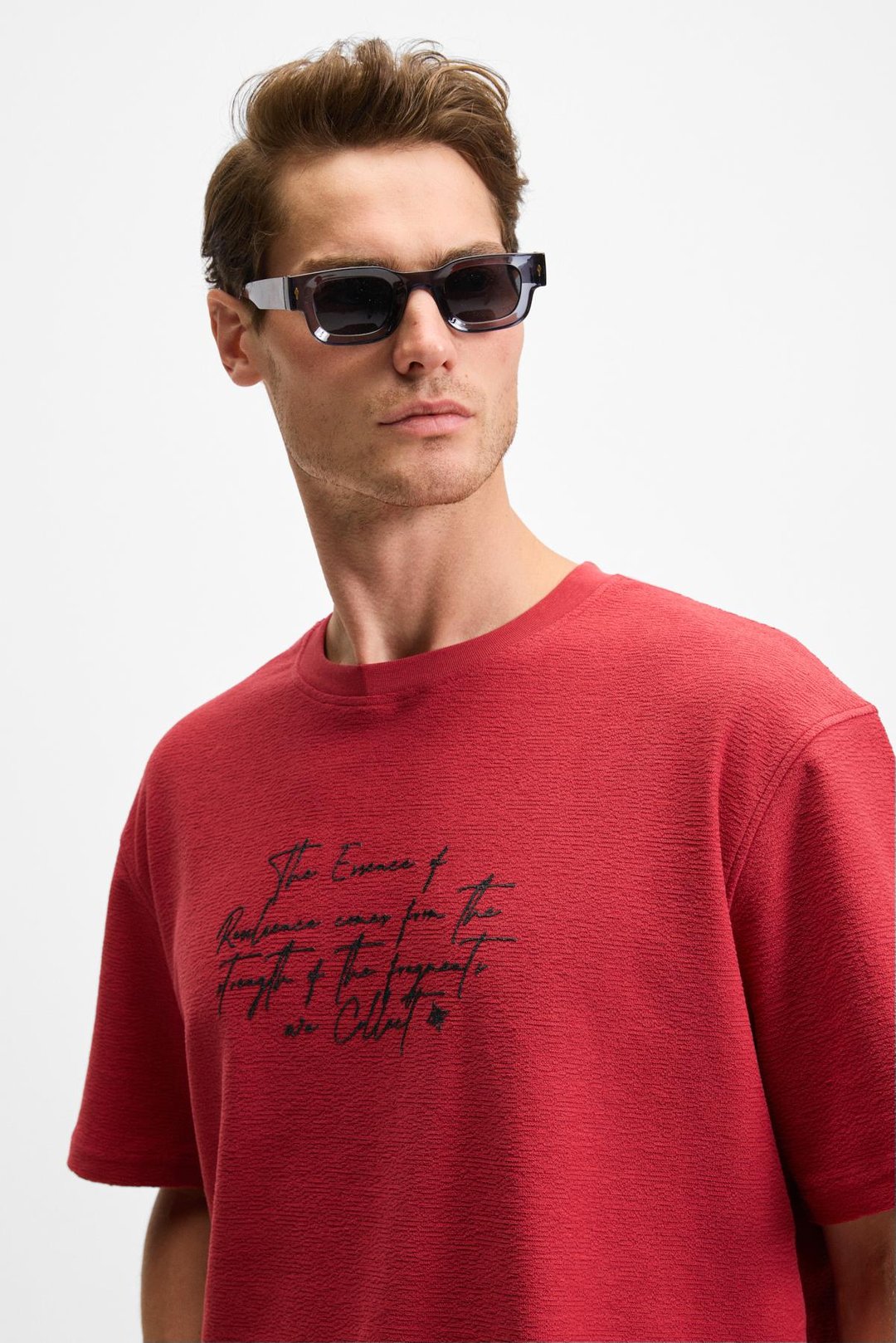 BONDIA Erkek Baskı Detaylı %100 Organik Pamuk Oversize Fit Bisiklet Yakalı Kısa Kollu Bordo T-Shirt