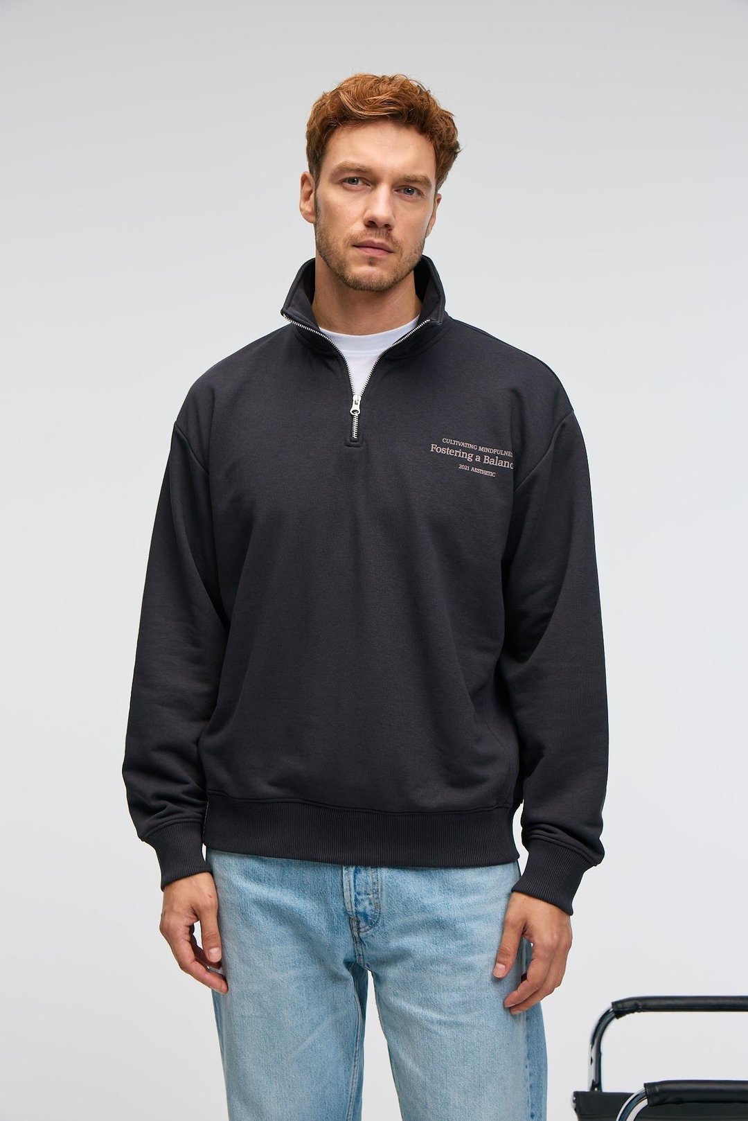 BRAM Erkek %100 Pamuk Dik Yakalı Yarım Fermuarlı Baskılı Antrasit Sweatshirt