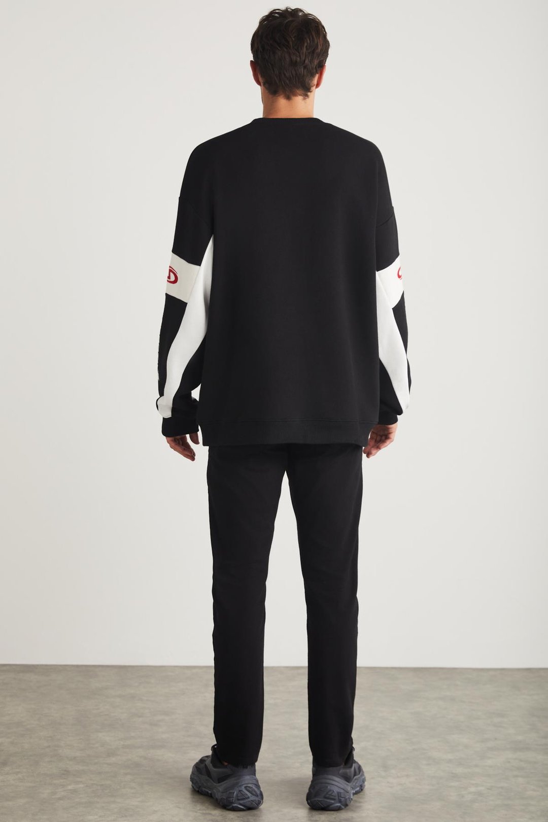 BREEZ  Oversize Siyah Tekli Sweatshirt