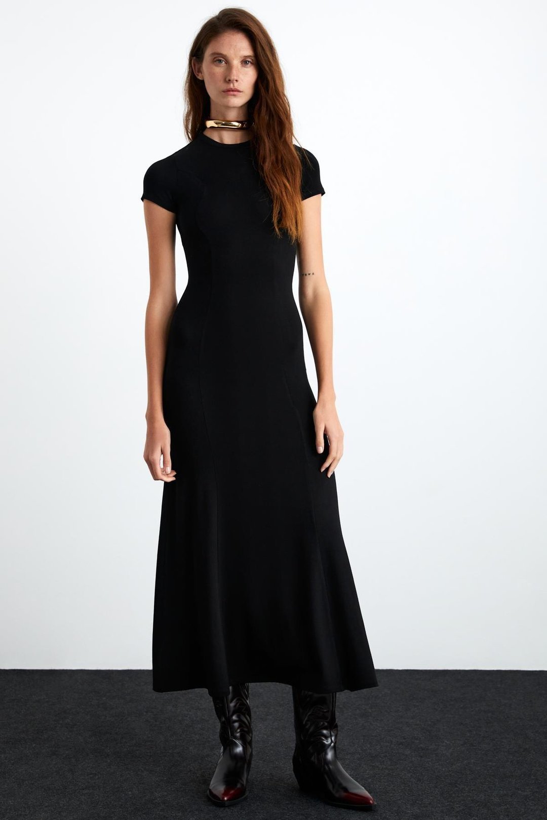 BRILYN Kadın Viskon Likralı Kloş Etekli Belden Oturtmalı Siyah Elbise