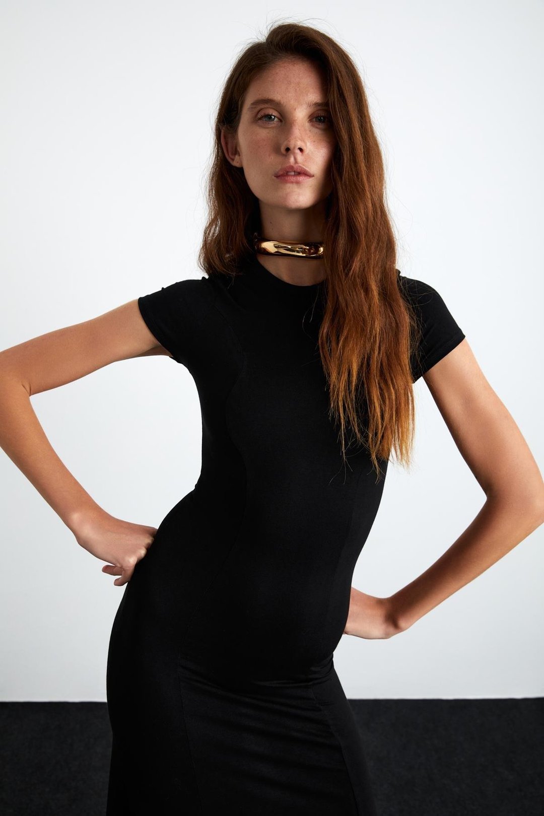 BRILYN Kadın Viskon Likralı Kloş Etekli Belden Oturtmalı Siyah Elbise