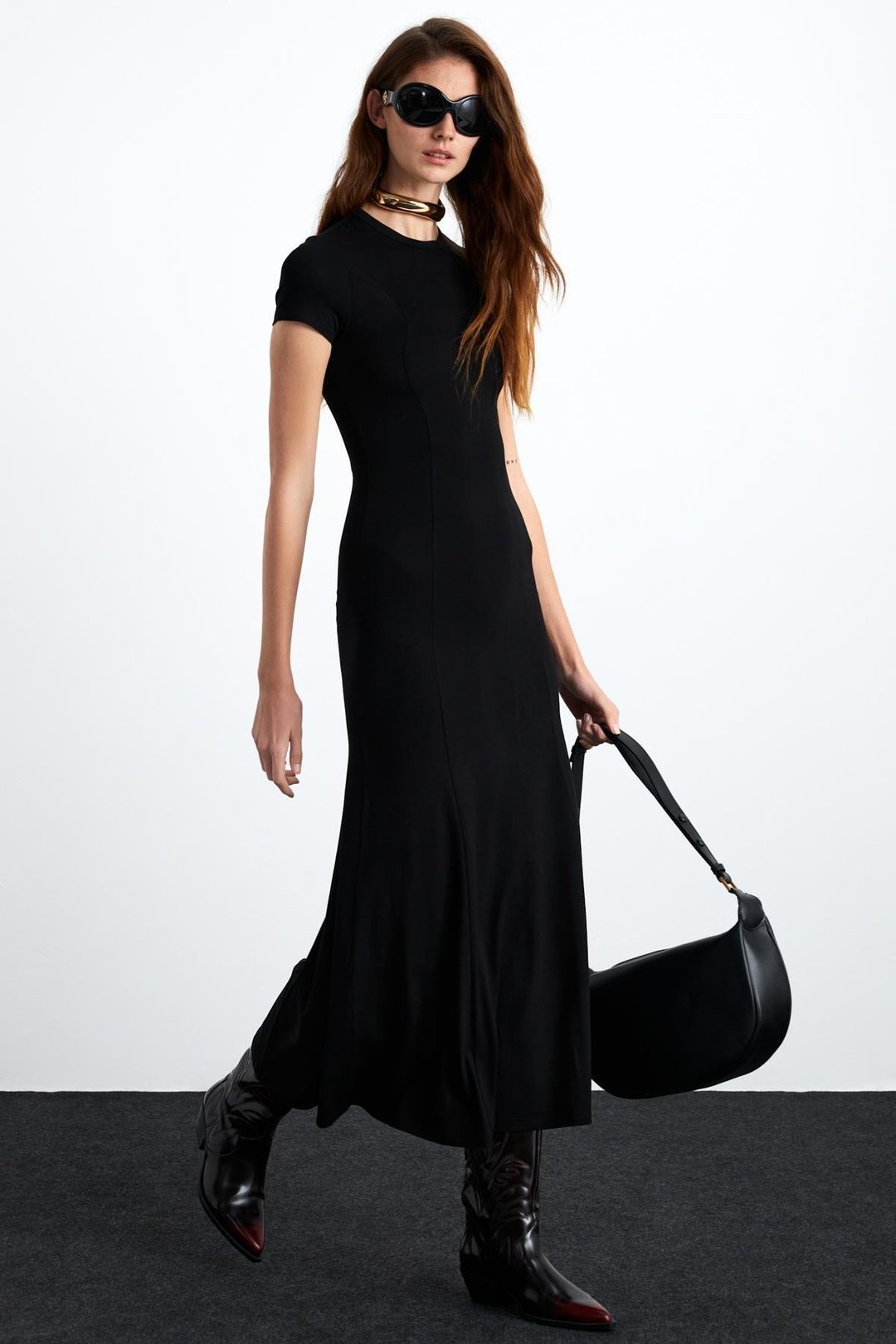 BRILYN Kadın Viskon Likralı Kloş Etekli Belden Oturtmalı Siyah Elbise