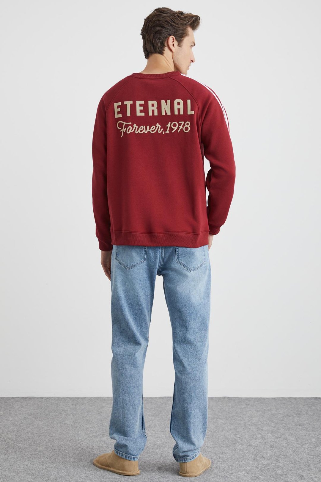 BRISTOL Erkek 3 İplik İçi Şardonlu Standart Kalıp Sırt Baskı Detaylı Kol Şeritli Bisiklet Yaka Bordo Sweatshirt