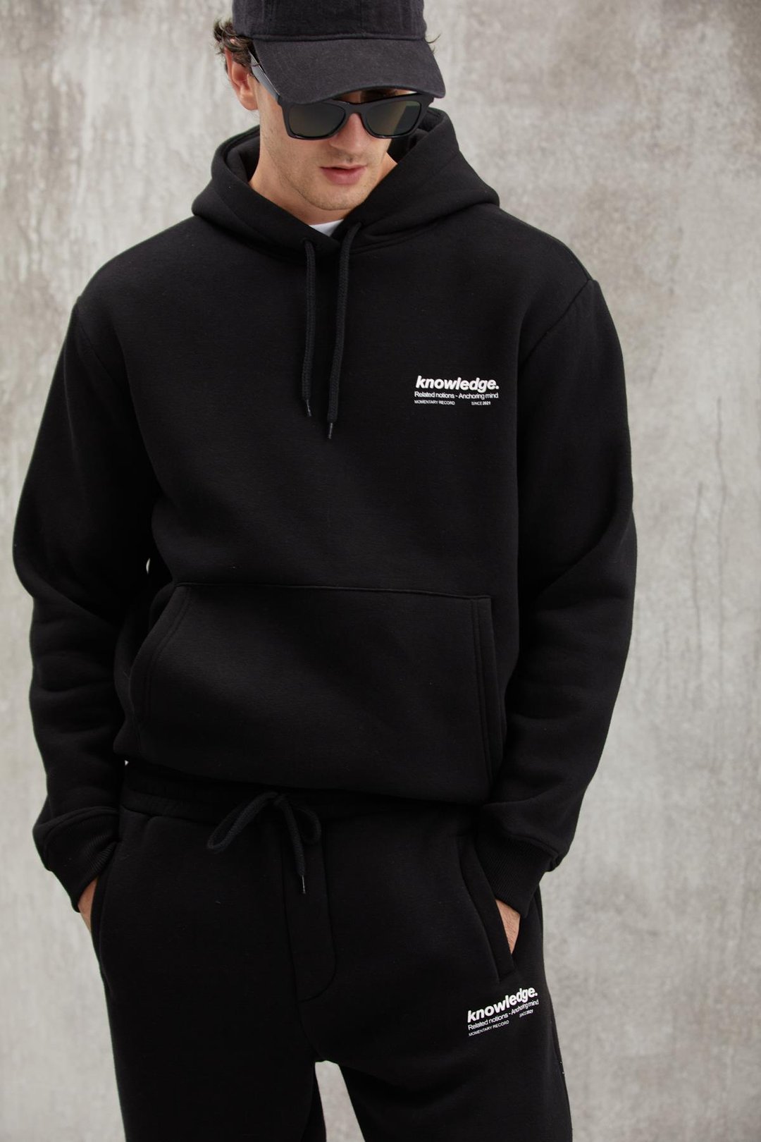 BRYANER Erkek Yumuşacık İçi Polarlı Baskılı Regular Kordonlu Siyah Sweatshirt