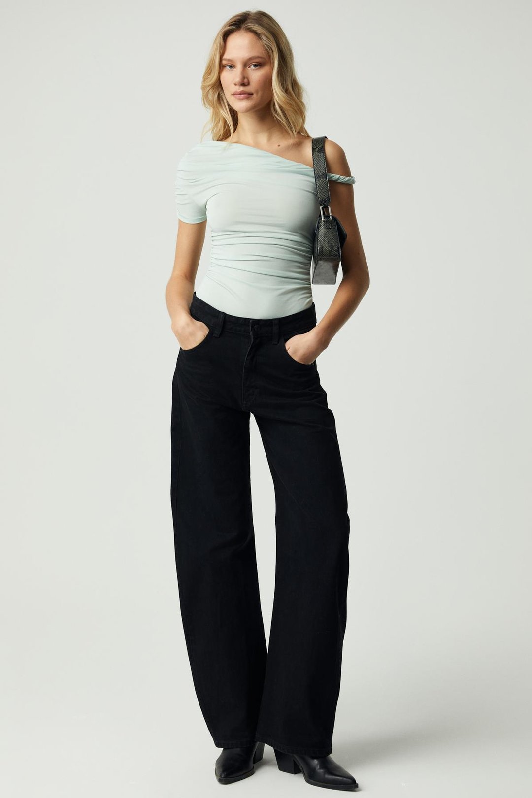 BURENTY Kadın Asimetrik Yaka Slim Kısa Kol Mint Yeşil Bluz