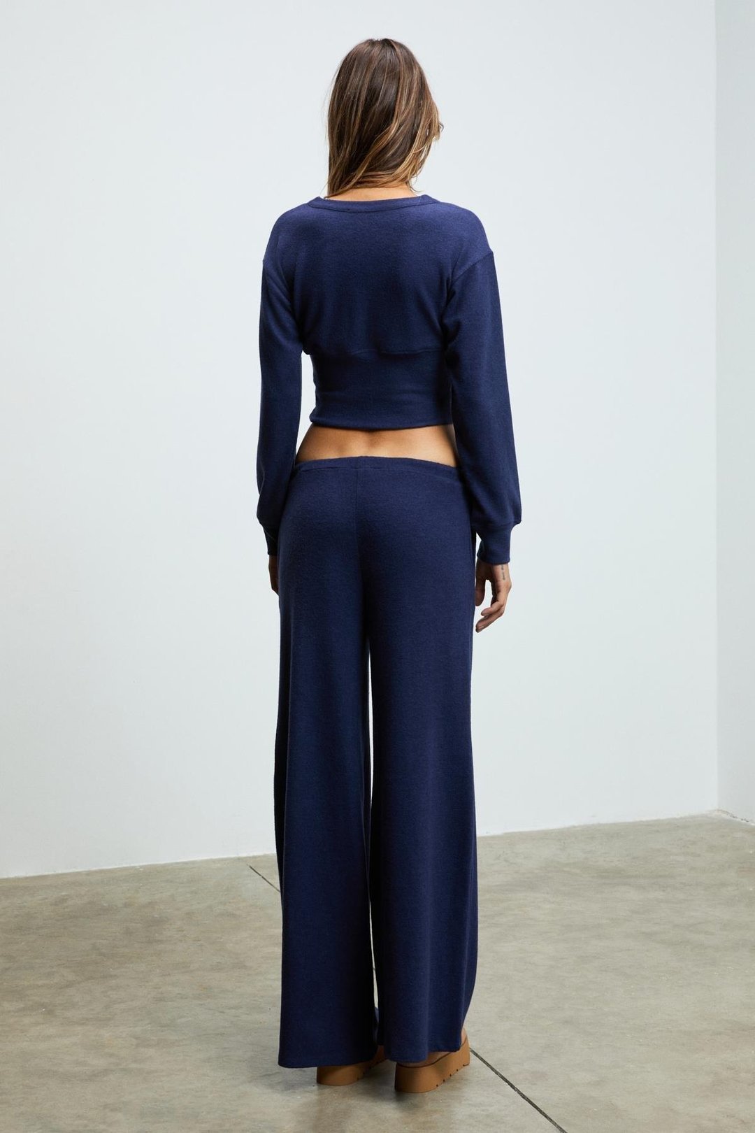 CAISES Kadın Yumuşak Ve Esnek Kumaşlı Geniş Paçalı Lacivert Eşofman Altı