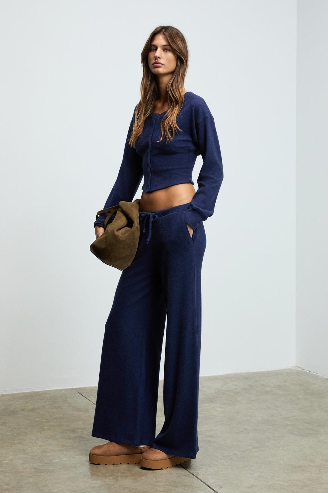 CAISES Kadın Yumuşak Ve Esnek Kumaşlı Geniş Paçalı Lacivert Eşofman Altı