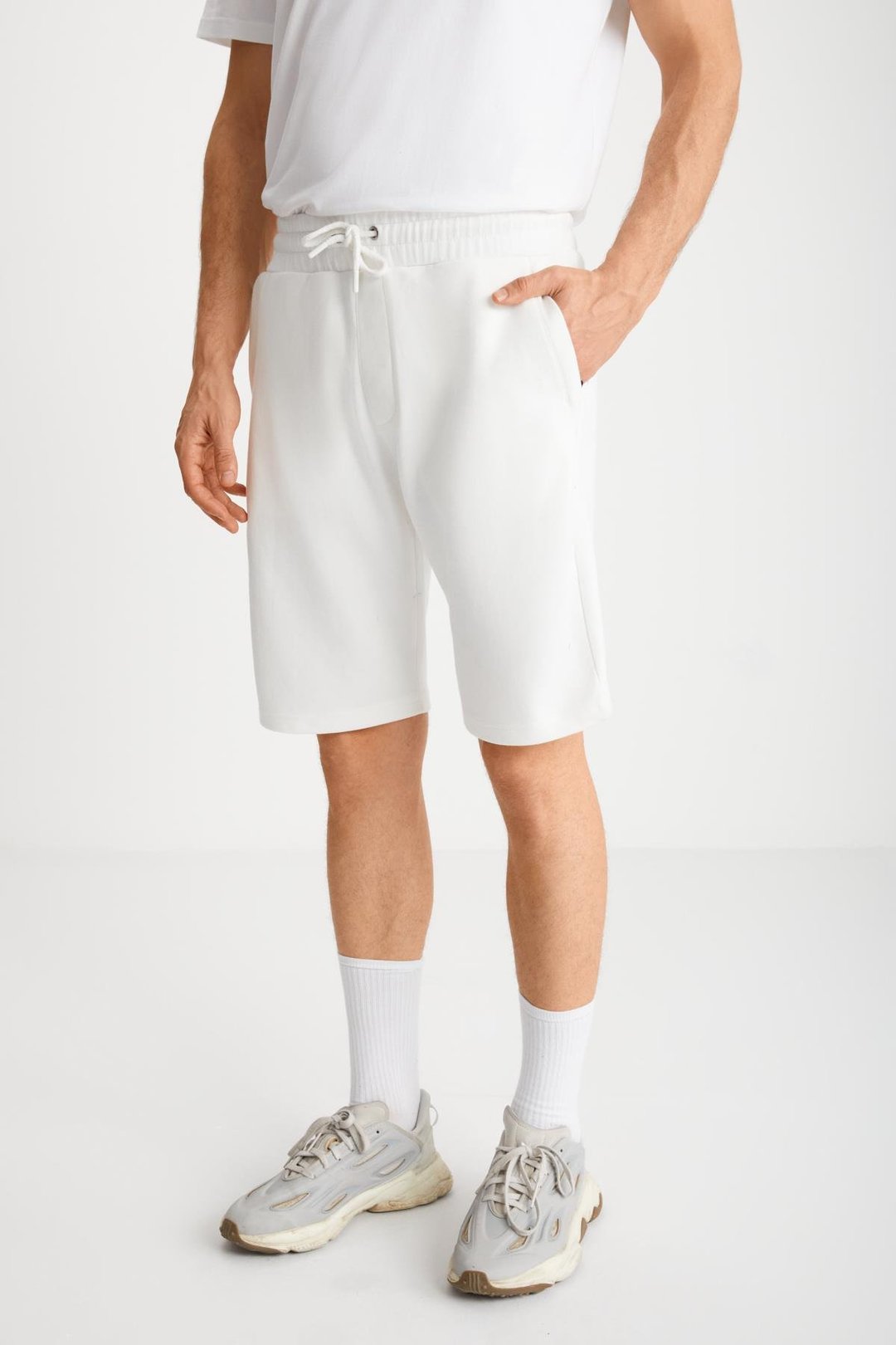 CAMILLO Erkek Cebi Fermuarlı Beli Lastikli Ekru Şort & Bermuda