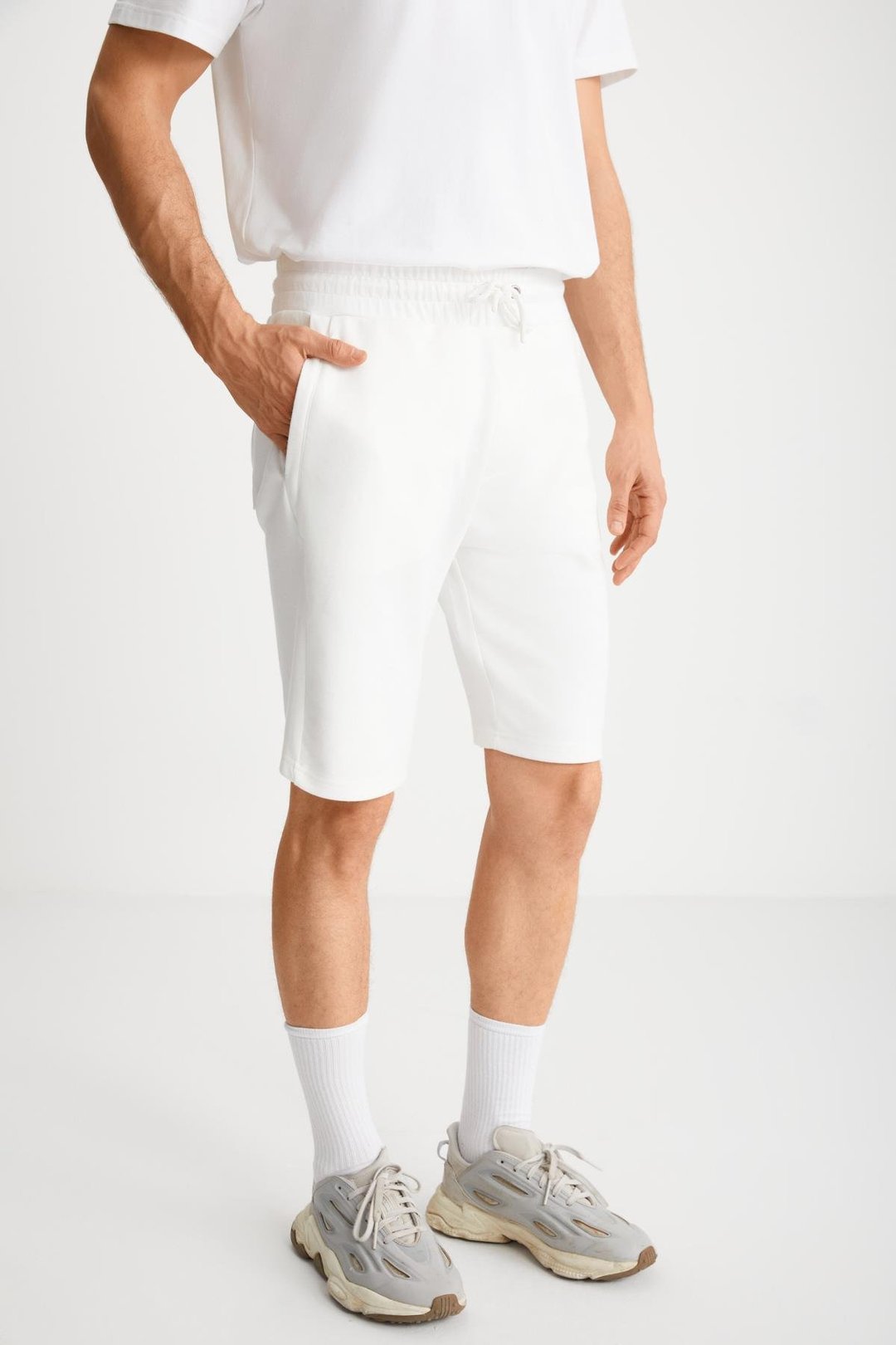 CAMILLO Erkek Cebi Fermuarlı Beli Lastikli Ekru Şort & Bermuda