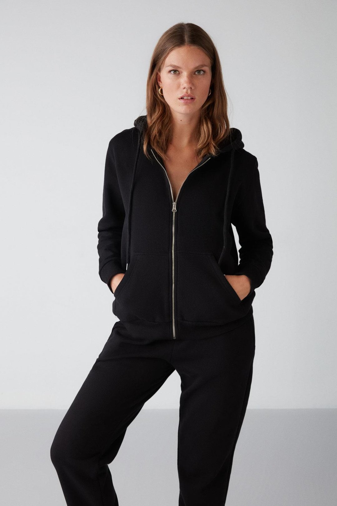 CARLOTA Kadın Yumuşacık İçi Polarlı 3 İplik Relaxed Kapüşonlu Fermuarlı Siyah Sweatshirt