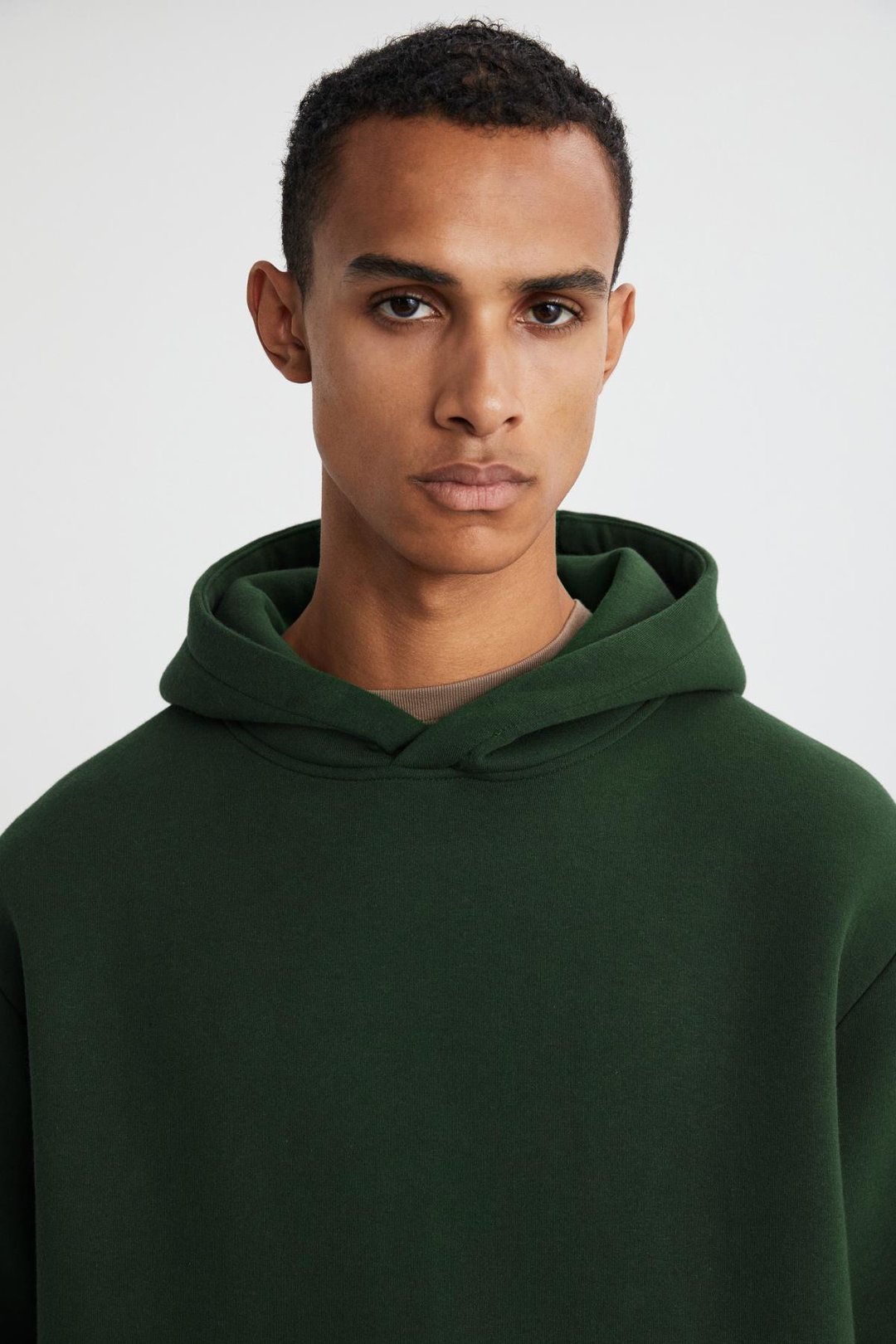 Cartmel Erkek Organik Kumaşlı İçi Polarlı Yumuşacık  Kanguru Cepli Kapüşonlu Koyu Yeşil Sweatshirt