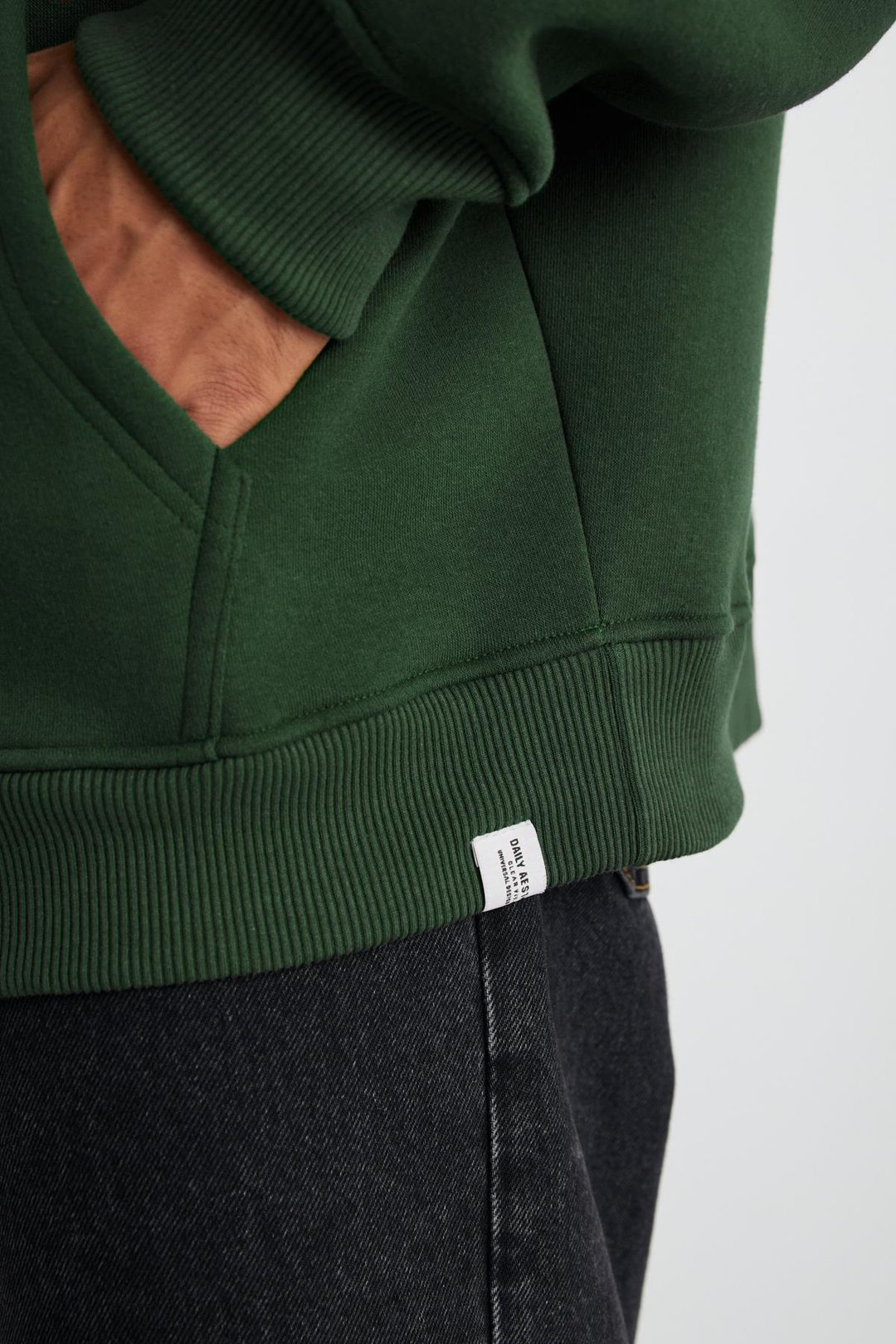 Cartmel Erkek Organik Kumaşlı İçi Polarlı Yumuşacık  Kanguru Cepli Kapüşonlu Koyu Yeşil Sweatshirt