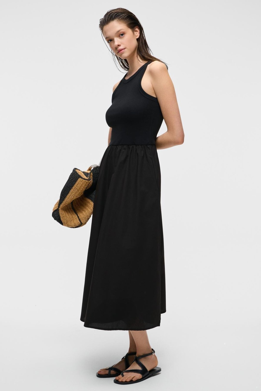 CATALA Kadın Poplin Dokuma Oyuk Yaka Sıfır Kol Siyah Elbise