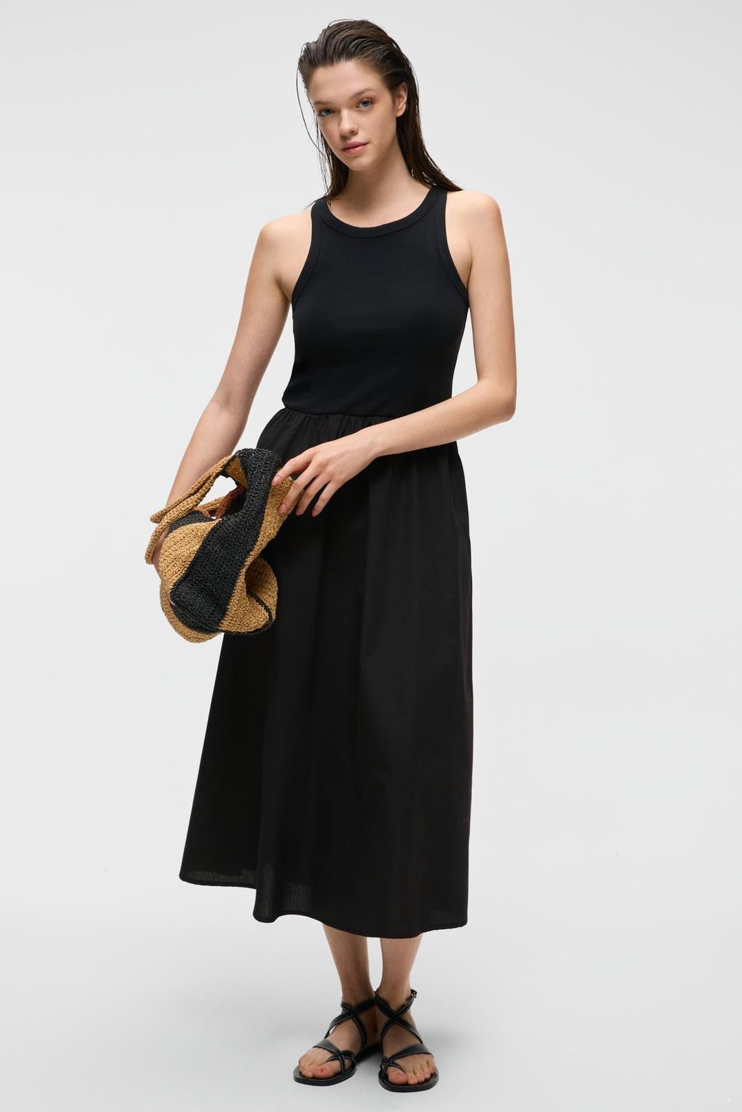 CATALA Kadın Poplin Dokuma Oyuk Yaka Sıfır Kol Siyah Elbise