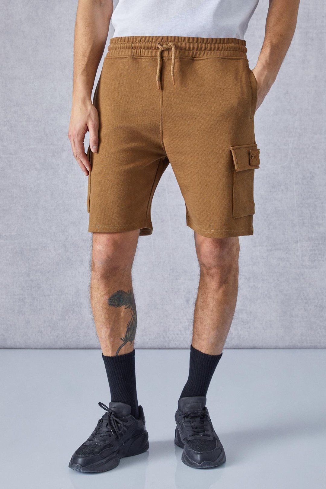 CERVINO Erkek Beli Lastikli Nakış Detaylı Kargo Cep Comfort Koyu Kahverengi Şort
