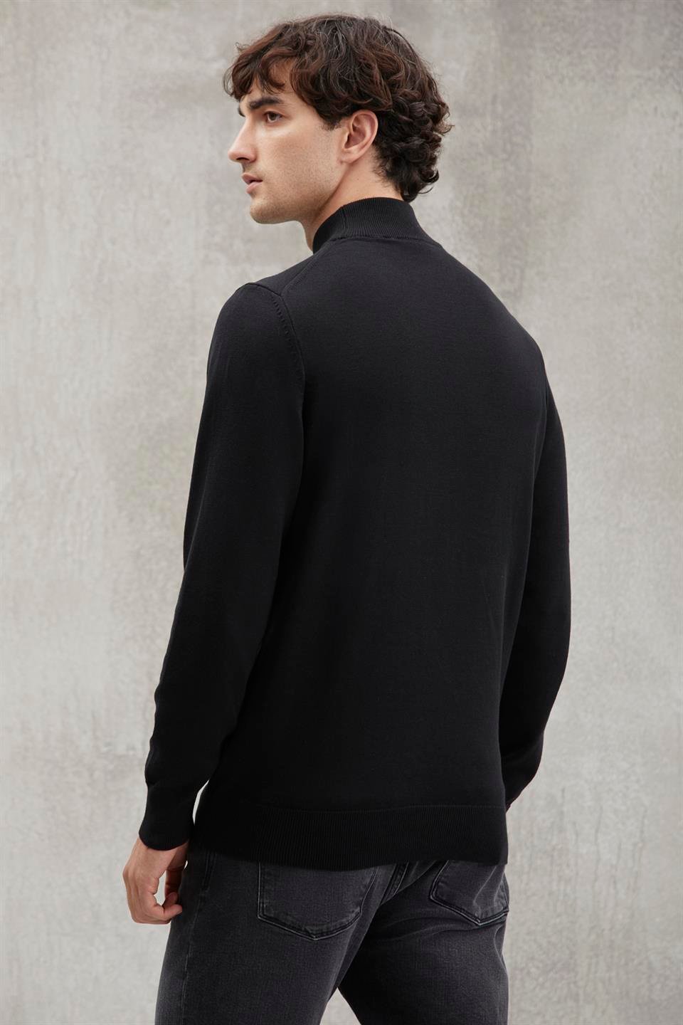 CESARE Basic Regular Siyah Tekli Kazak