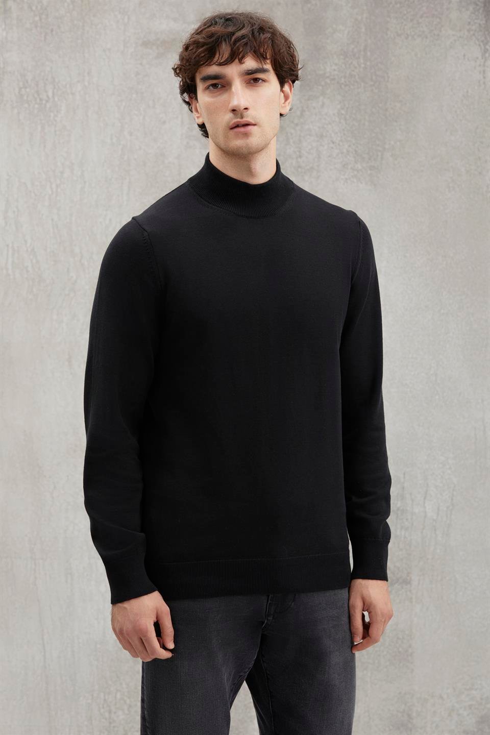 CESARE Basic Regular Siyah Tekli Kazak