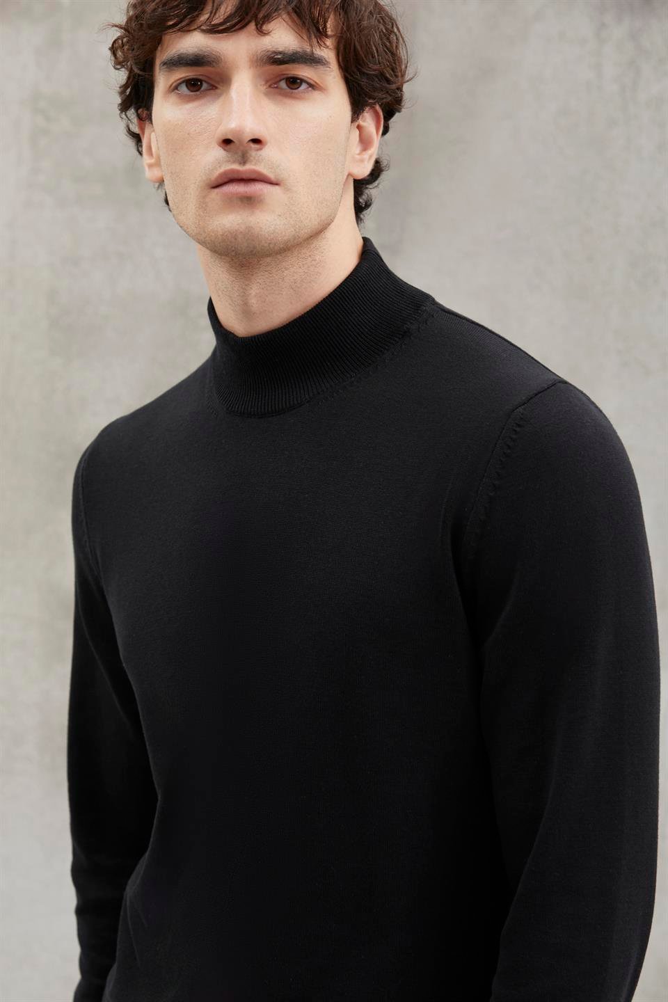 CESARE Basic Regular Siyah Tekli Kazak