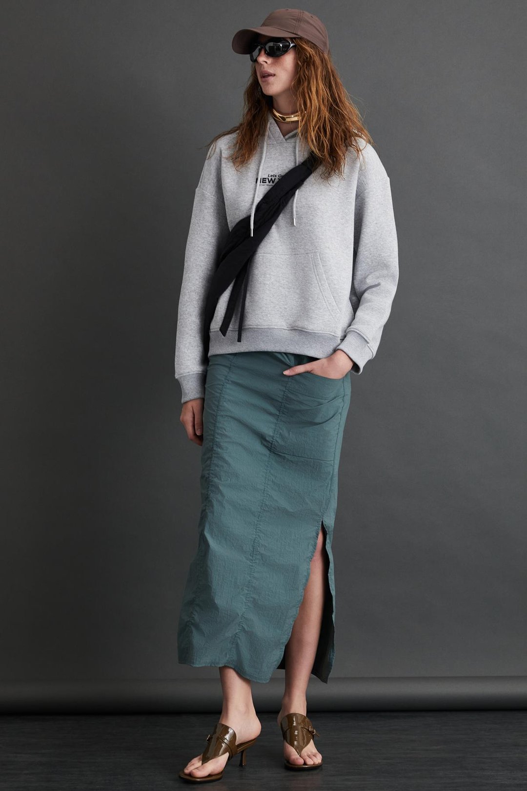 CHARGELLE Kadın Organik Pamuk Şardonlu Regular Şehir Temalı Baskılı Kapüşonlu Grimelanj Sweatshirt