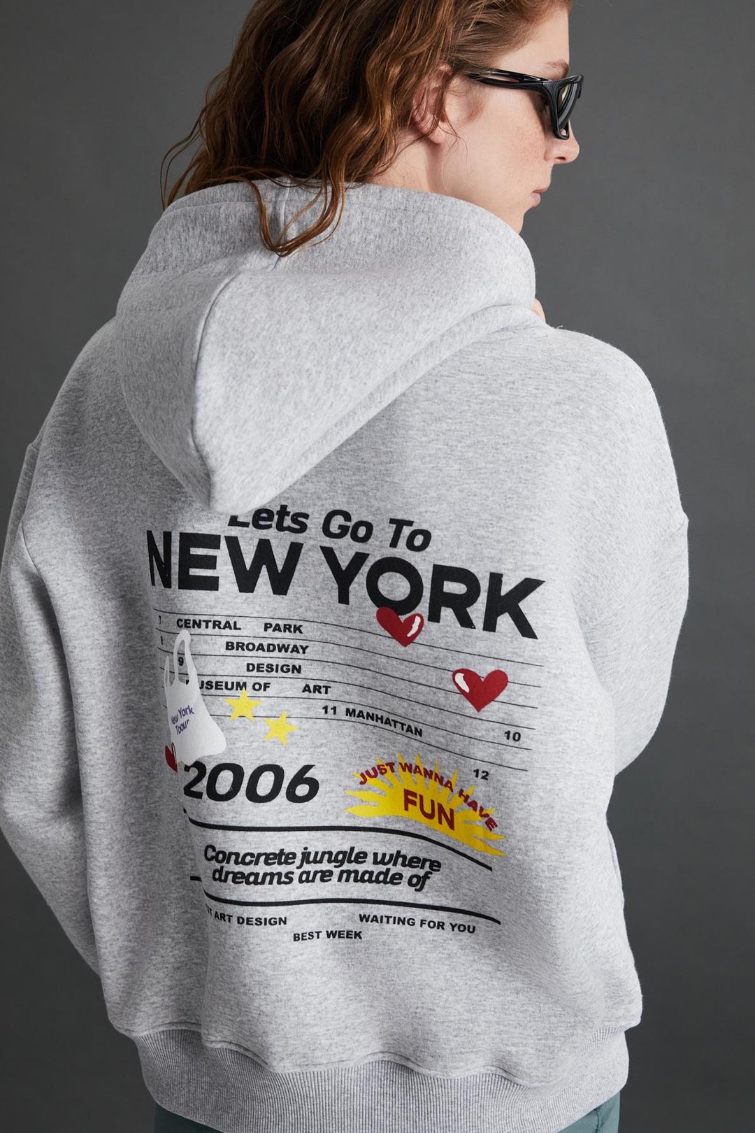 CHARGELLE Kadın Organik Pamuk Şardonlu Regular Şehir Temalı Baskılı Kapüşonlu Grimelanj Sweatshirt