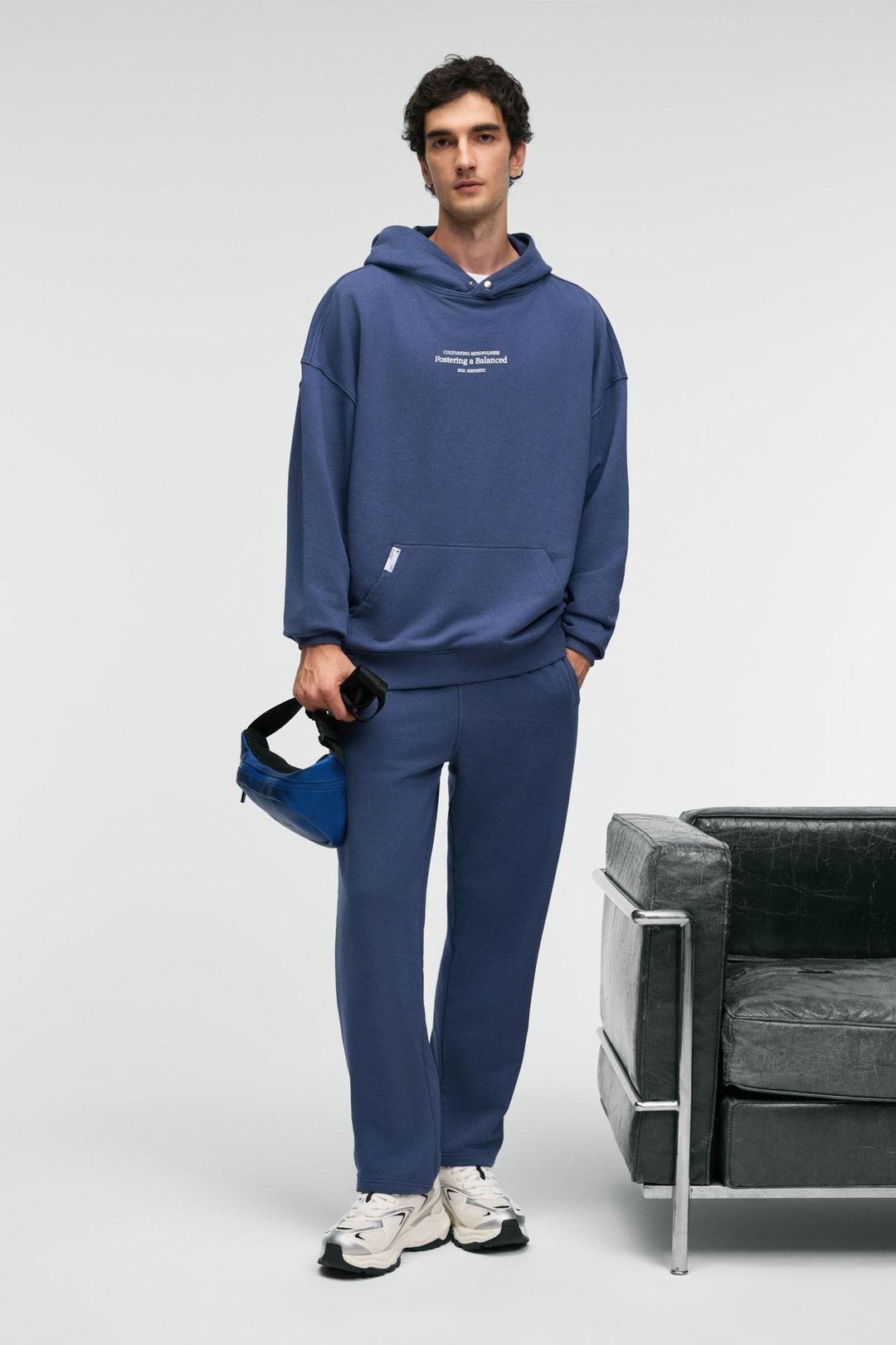 CLARENCE Erkek %100 Pamuk Kordonlu Lastikli Bel Arka Cebi Süs Etiketli İndigo Eşofman Altı