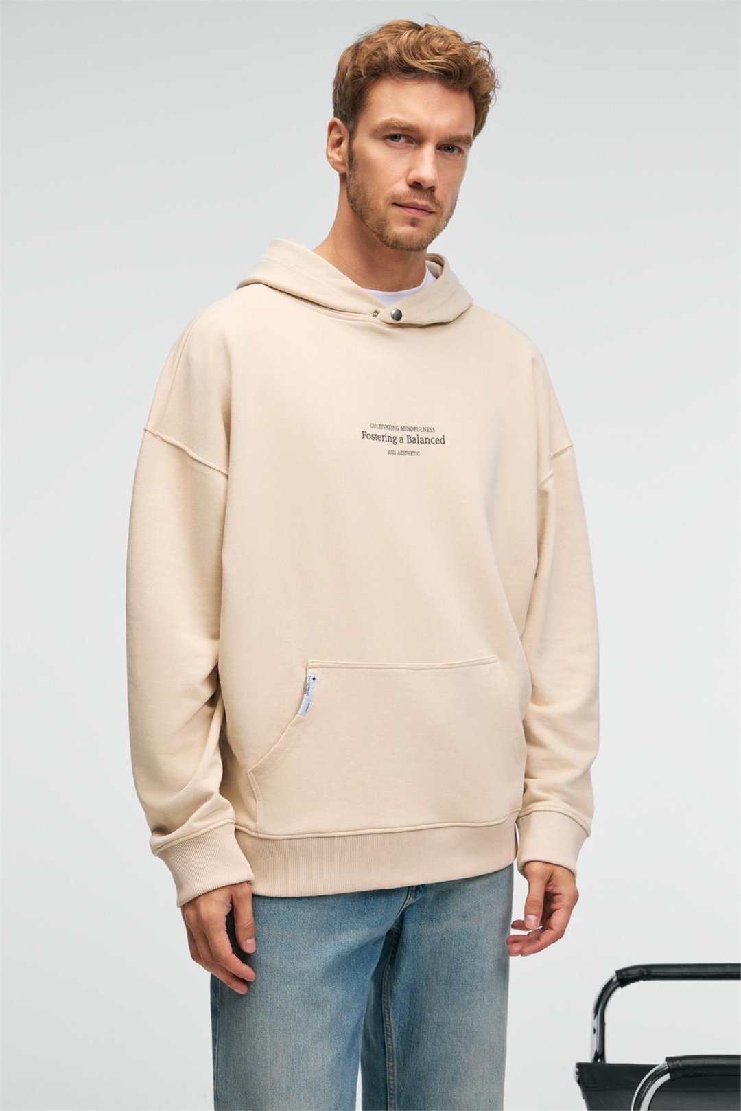 CLAY Erkek %100 Pamuk Kapüşonlu Çıtçıtlı Baskılı Cebi Süs Etiketli Krem Sweatshirt