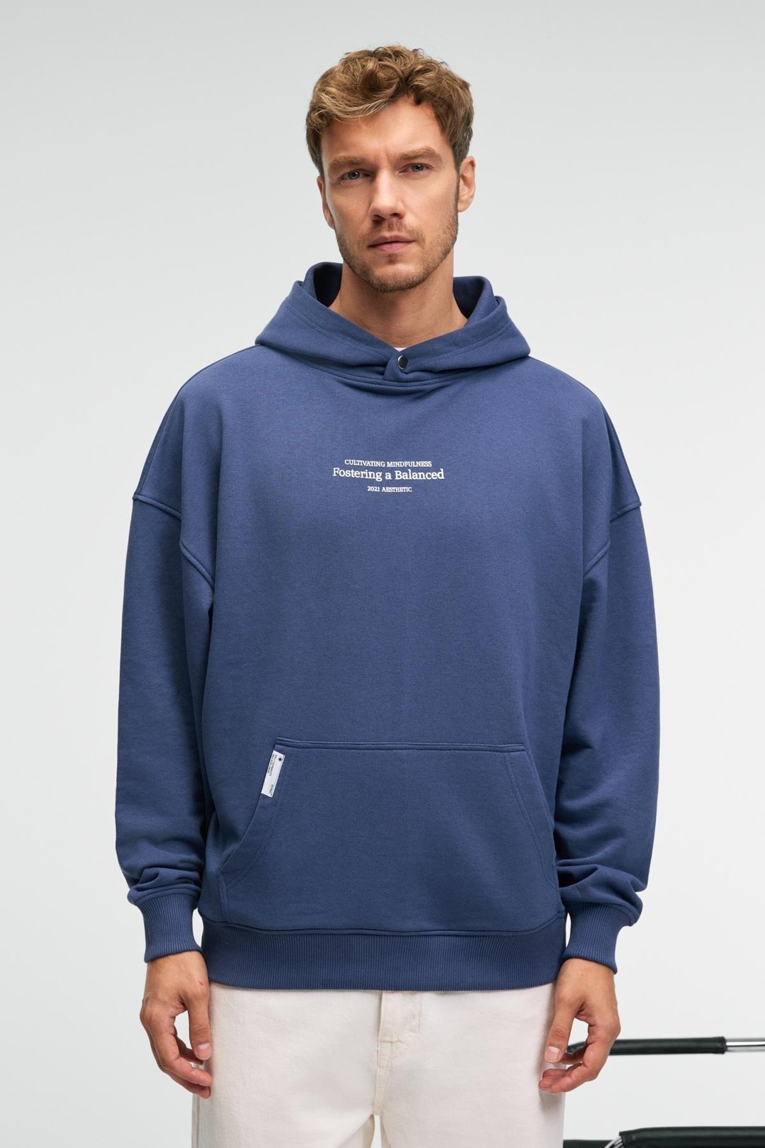 CLAY Erkek %100 Pamuk Kapüşonlu Çıtçıtlı Baskılı Cebi Süs Etiketli İndigo Sweatshirt
