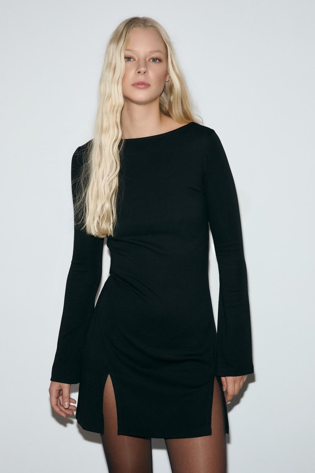 COCONUT Kadın Yumuşak Ve Esnek Kumaşlı Bele Oturan Yırtmaçlı Mini Siyah Elbise