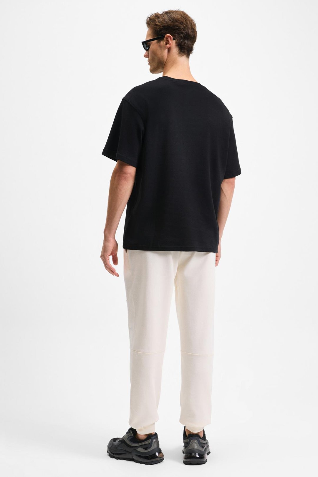 CODY Erkek Regular Fit Özel Dokulu Kalın Kumaşlı Önü Nakış Ve Baskılı Organik Pamuklu Siyah T-Shirt