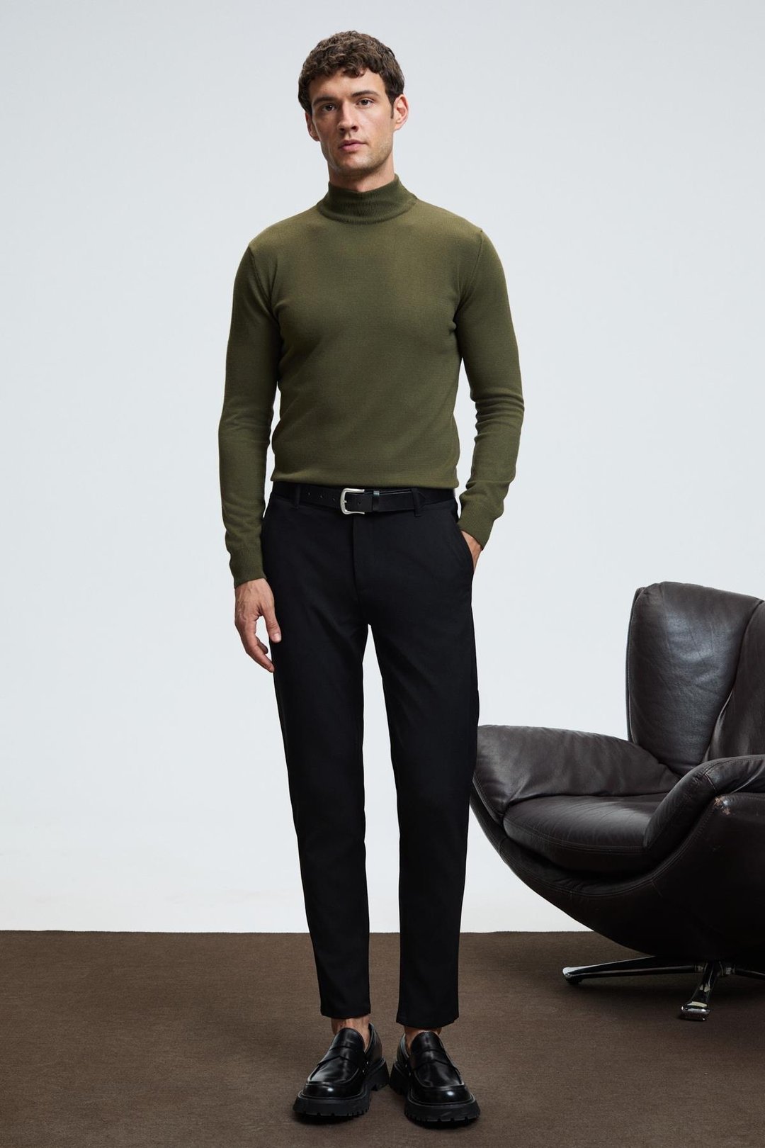 CRUDO Erkek Yanları Ve Arkası Cepli Fermuarlı Regular Fit Dokuma Siyah Pantolon