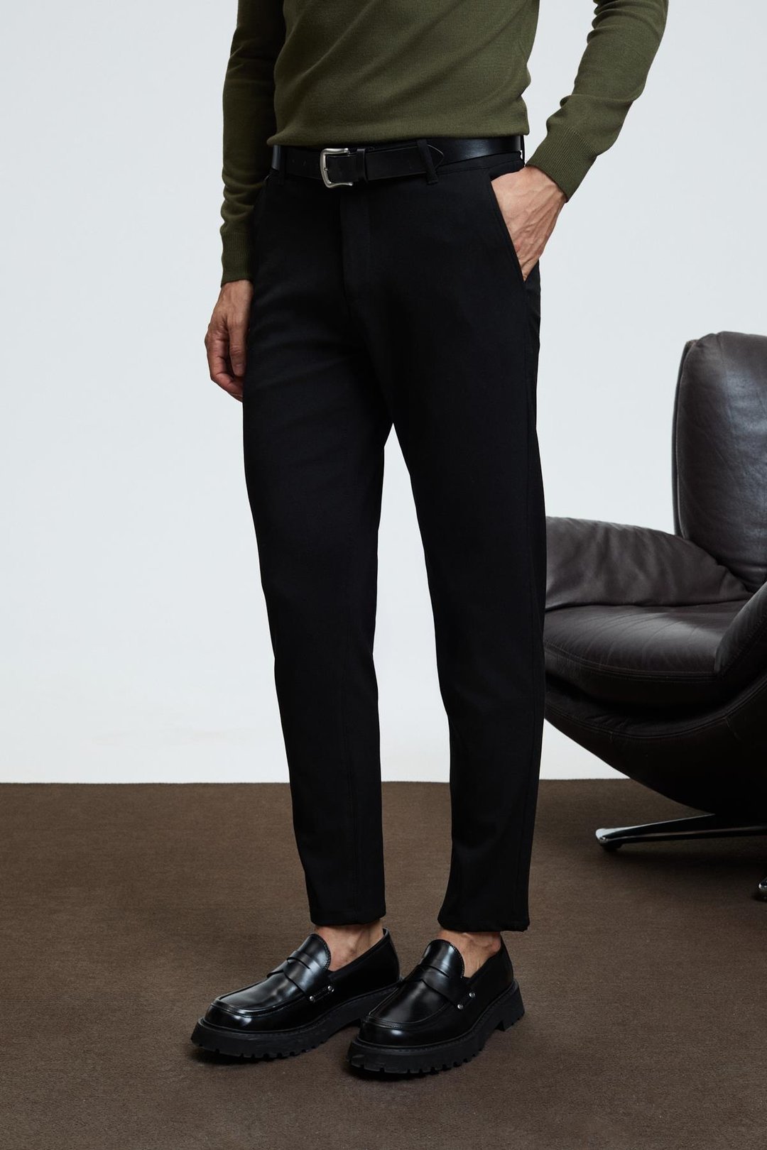 CRUDO Erkek Yanları Ve Arkası Cepli Fermuarlı Regular Fit Dokuma Siyah Pantolon