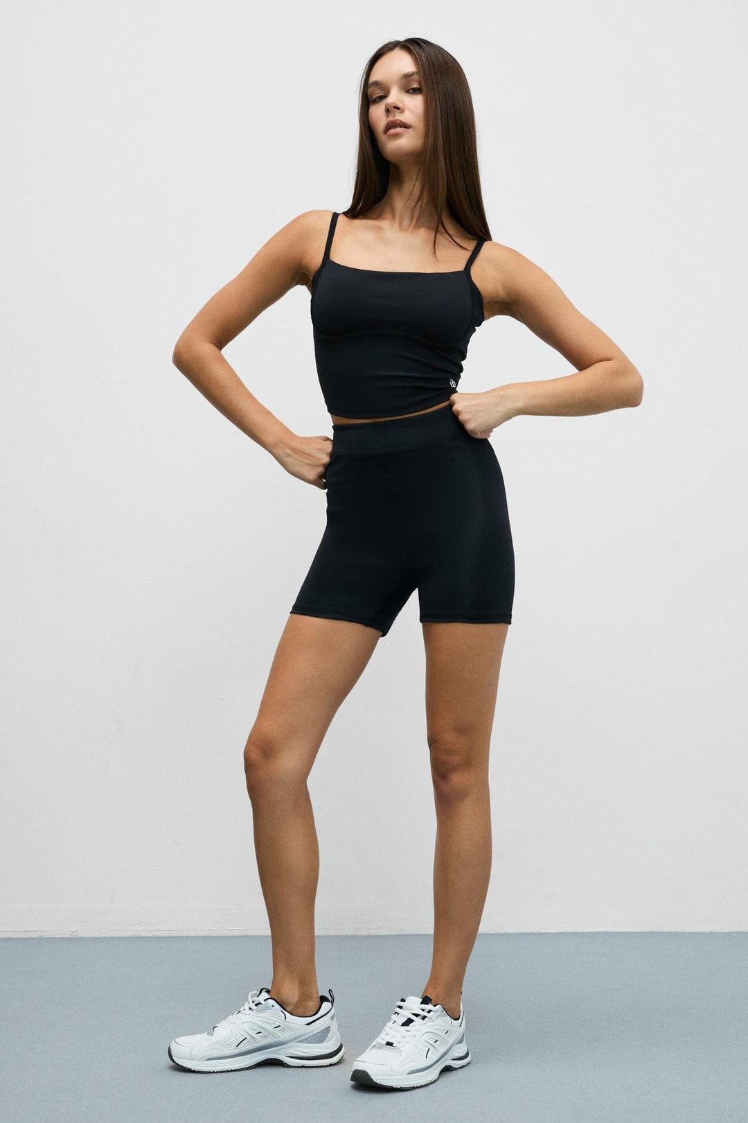 DASHOR Kadın Esnek Ve Yumuşak Kumaşlı Spor Kısa Siyah Tayt
