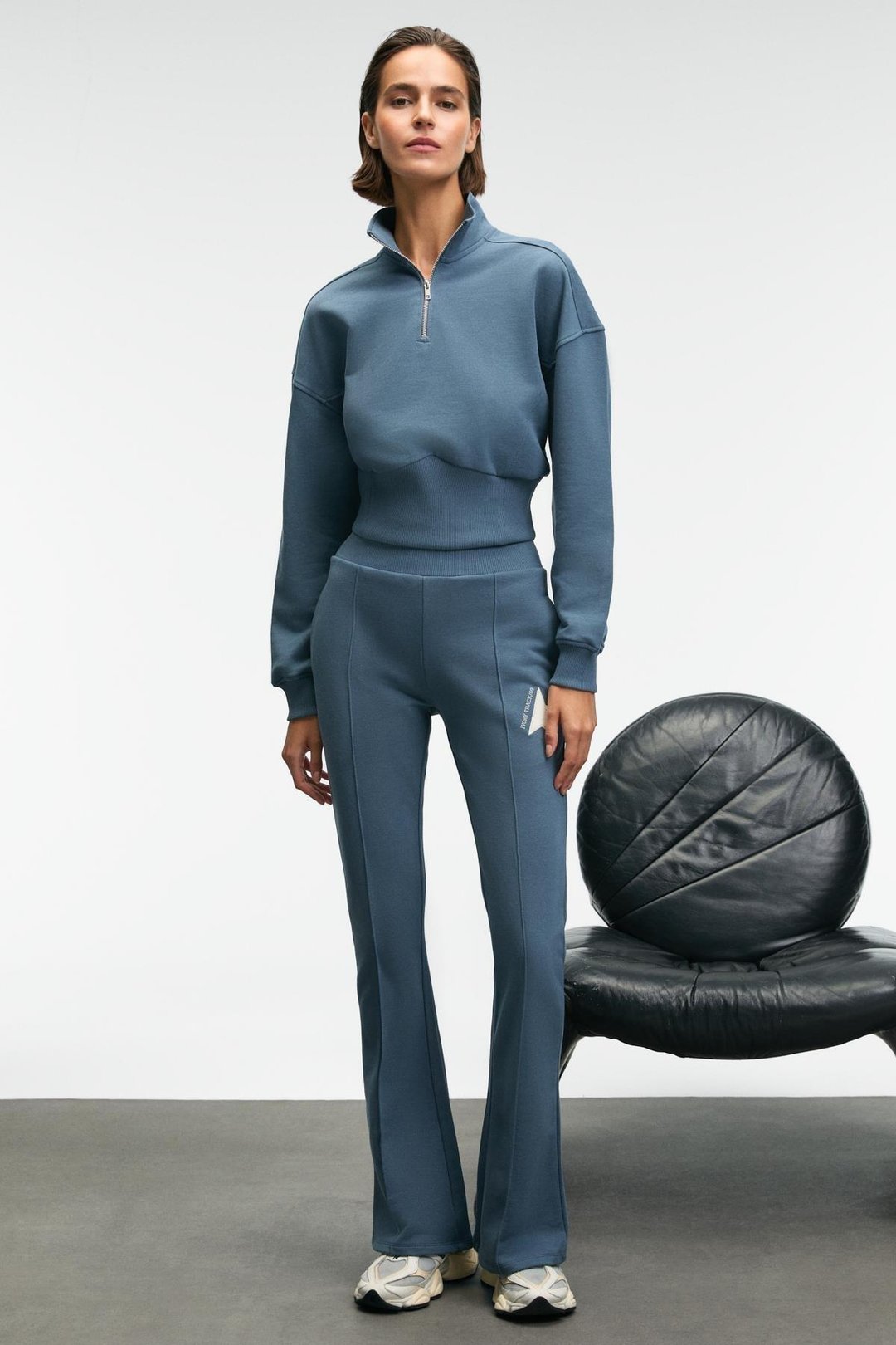 DAVIRA Kadın Pamuklu Baskı Ve Patch Detaylı Yanları Cepli Regular Petrol Mavisi Eşofman Altı