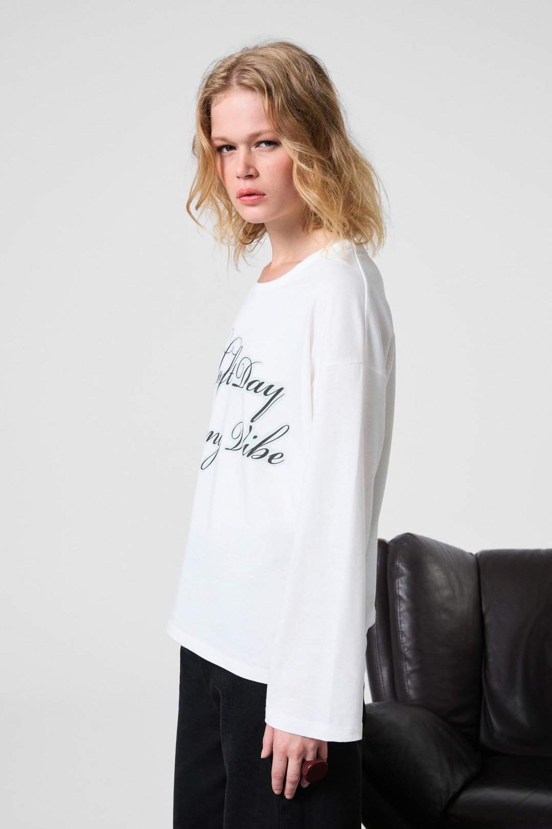 DAZULU Kadın Yumuşak Kumaşlı Baskılı Uzun Kollu Beyaz T-Shirt