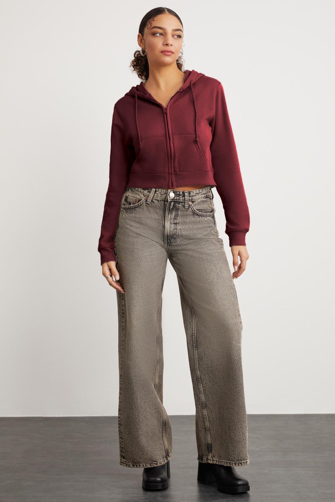 Delıa Kadın Crop İçi Polarlı Fermuarlı Organik Pamuklu Kapüsonlu Kordonlu Bordo Sweatshirt