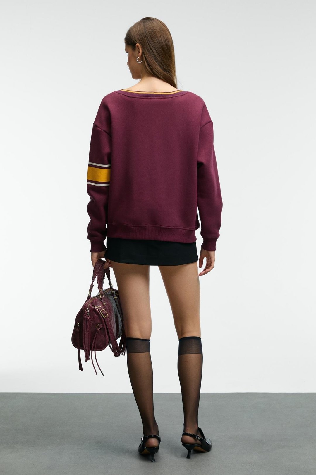 DIVINE Kadın V Yakalı Nakış Ve Patch Detaylı Bordo Sweatshirt