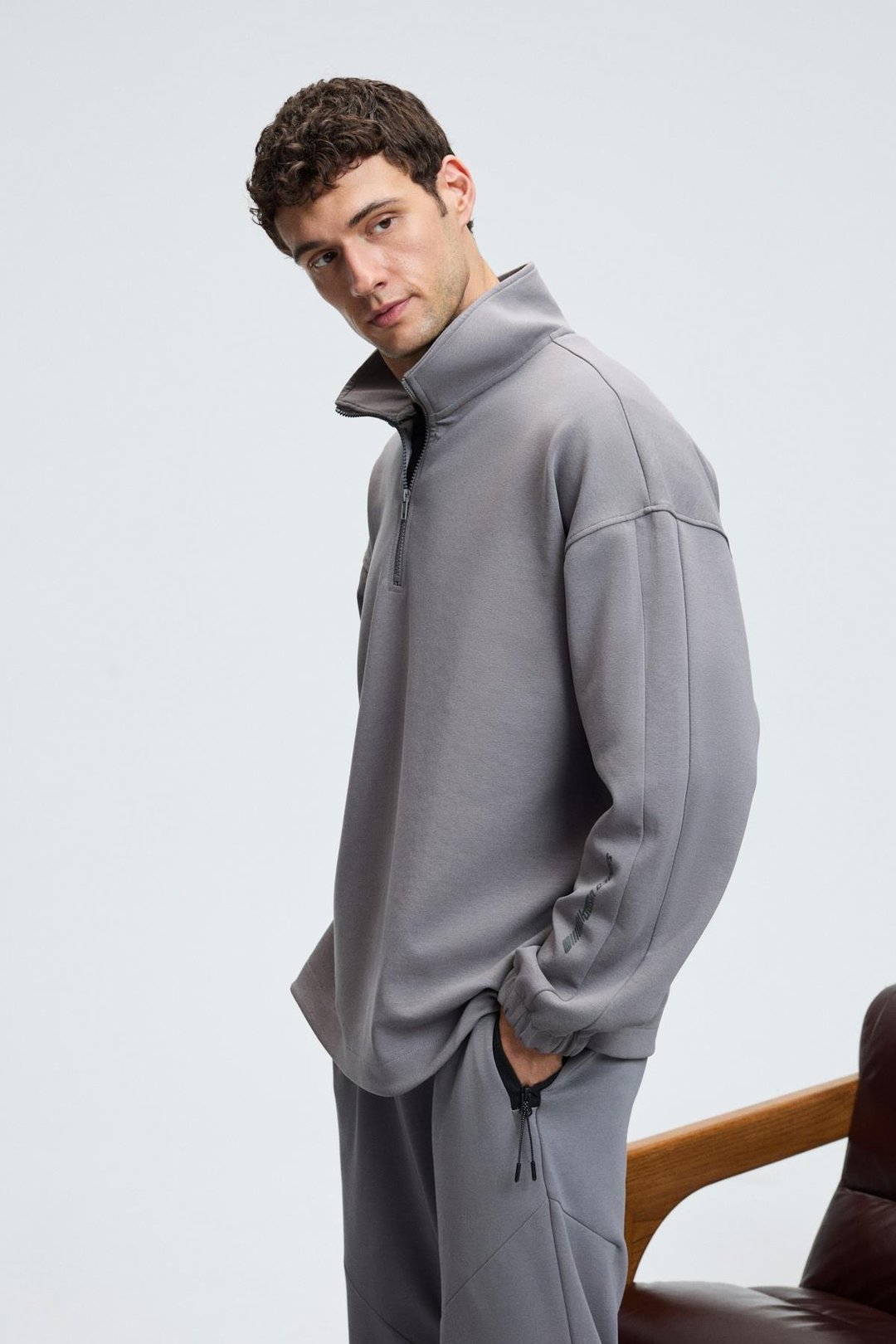 EDISON Erkek Yarım Fermuarlı Kolu Baskılı Dik Yaka Koyu Gri Sweatshirt