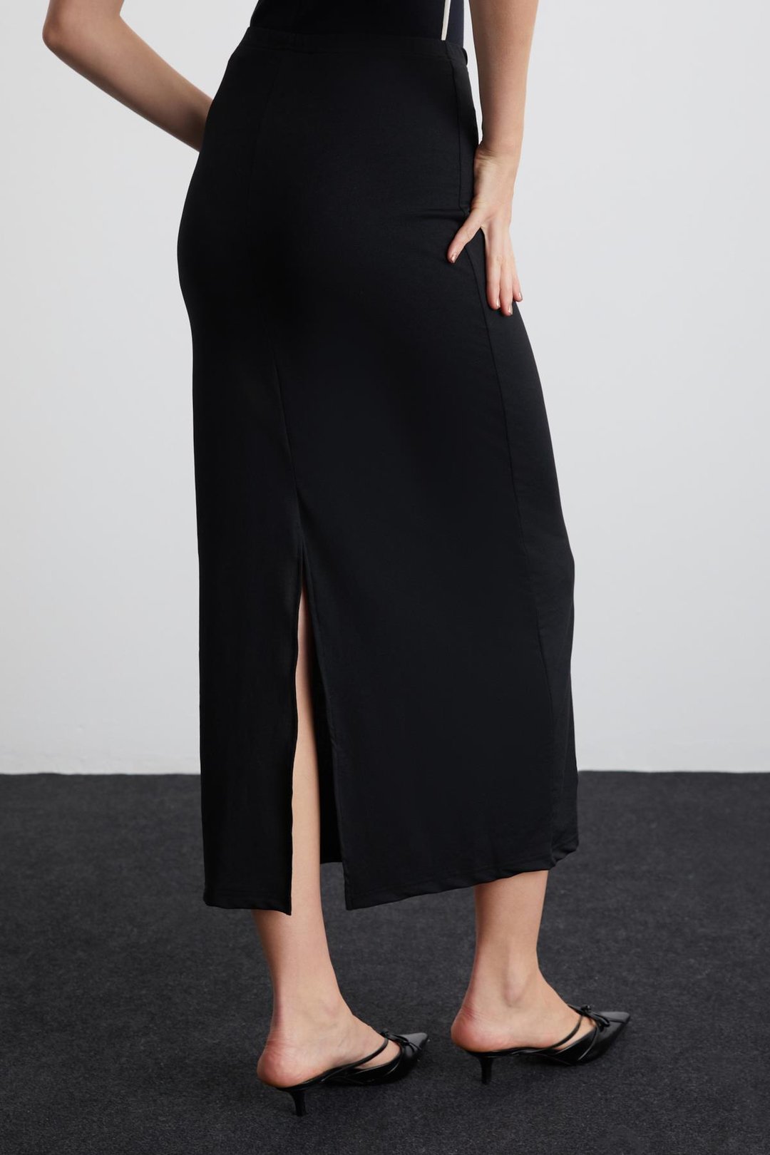 EMIL Kadın Arkadan Yırtmaçlı Maxi Boy Şık Siyah Etek