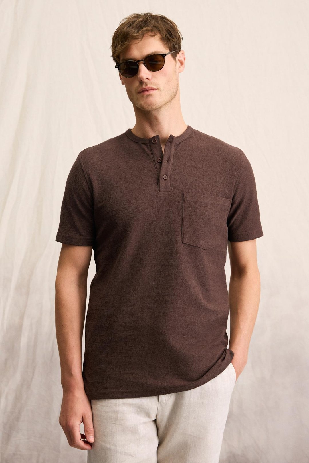 ERMAC Erkek Hakim Yaka Düğmeli Kısa Kol Koyu Kahverengi T-Shirt