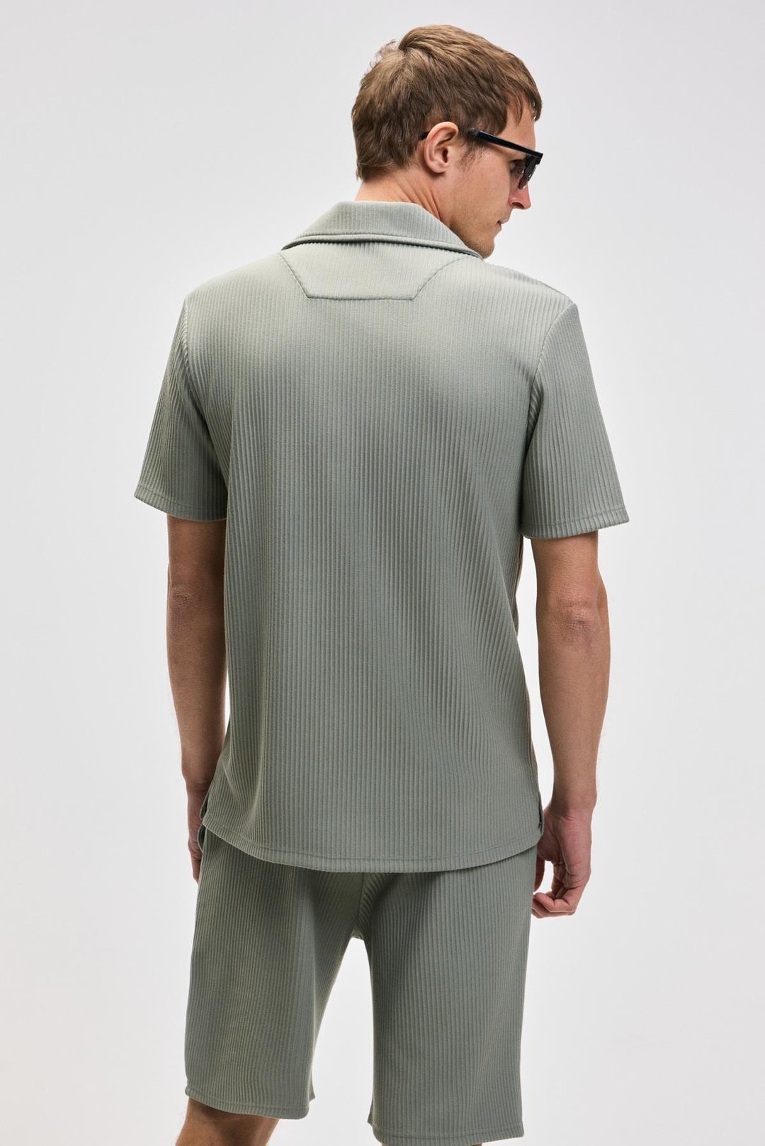 ERMANO Erkek Regular Fit Kısa Kollu Gömlek Yaka Düğmeli Haki Gömlek