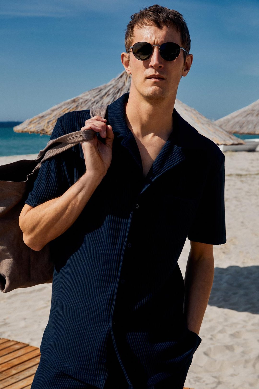 ERMANO Erkek Regular Fit Kısa Kollu Gömlek Yaka Düğmeli Lacivert Gömlek