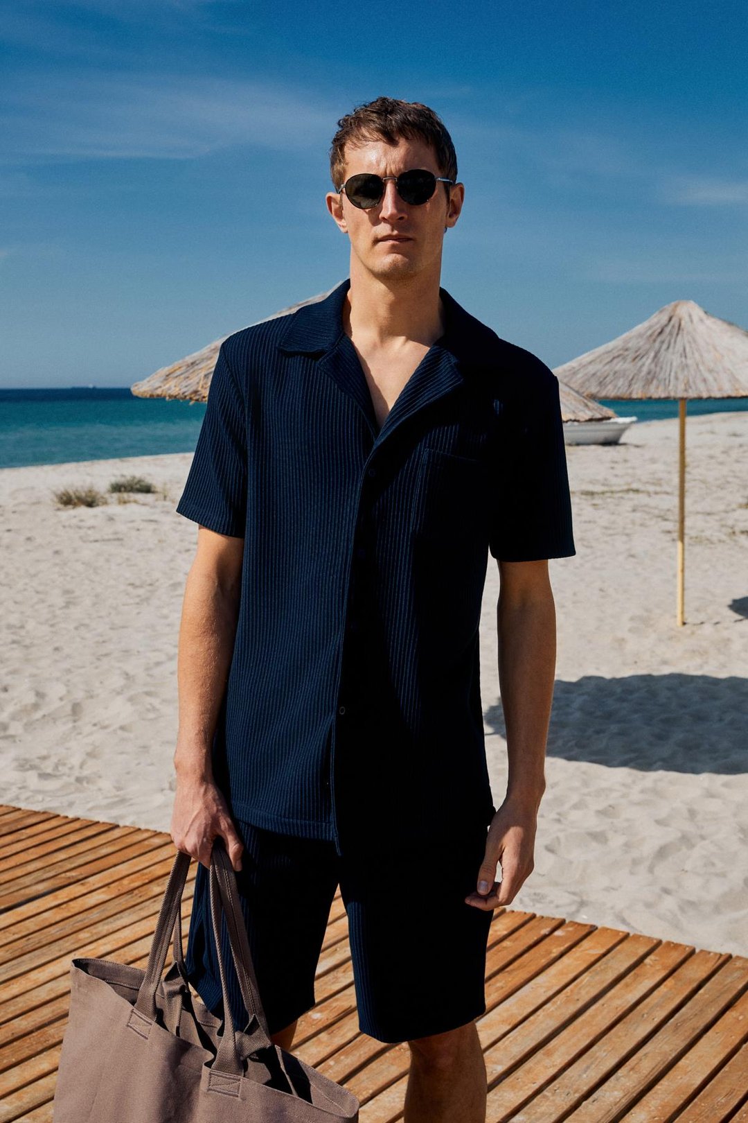 ERMANO Erkek Regular Fit Kısa Kollu Gömlek Yaka Düğmeli Lacivert Gömlek