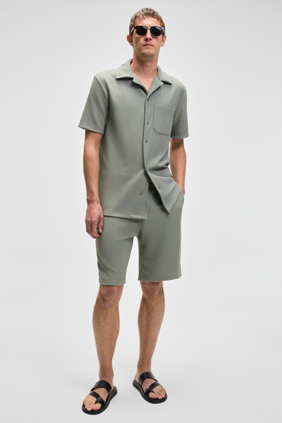 ERMANO Erkek Regular Fit Kısa Kollu Gömlek Yaka Düğmeli Haki Gömlek