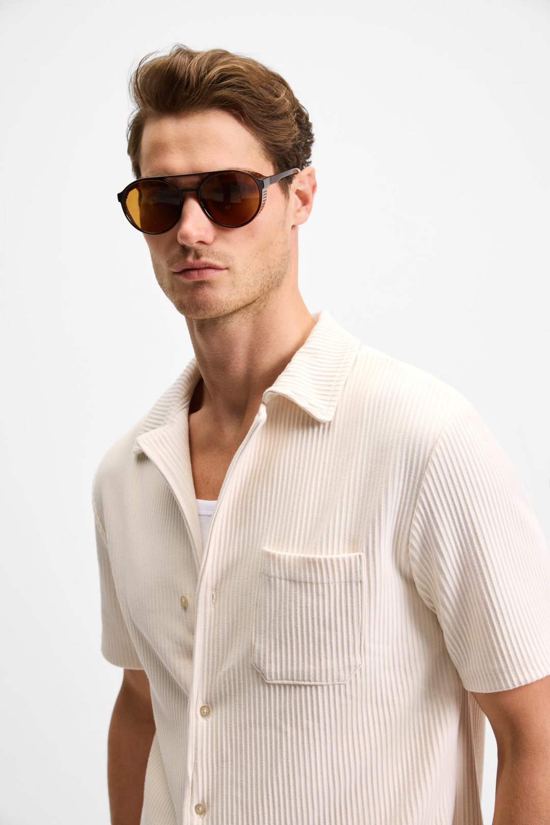 ERMANO Erkek Regular Fit Kısa Kollu Gömlek Yaka Düğmeli Krem Gömlek